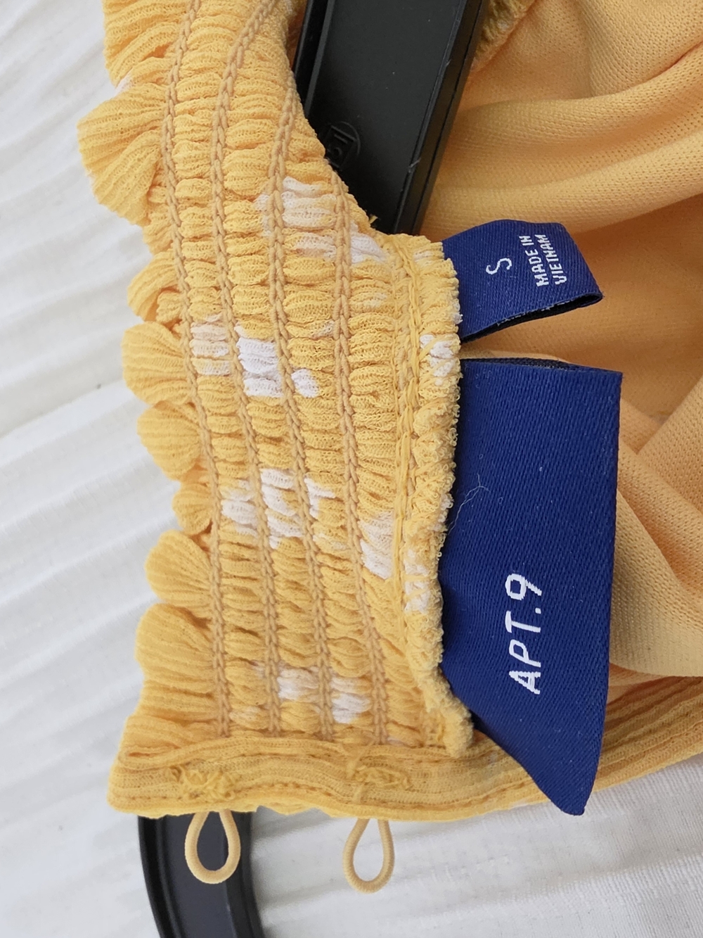 Apt. 9 Yellow Smocked Sleeveless Top with White Accents Like New Size Small - Picture 4 of 4